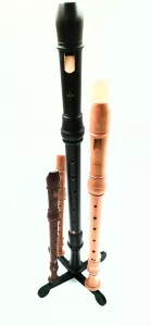 Stojan pro 5 zobcových fléten Jaromír Macháč Stojan pro 5 zobcových fléten Jaromír Macháč